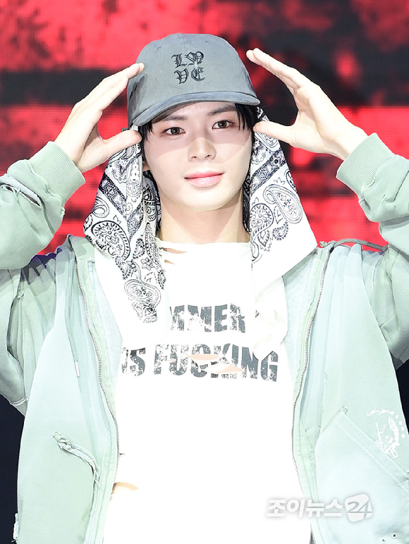 그룹 이븐 문정현이 20일 서울 영등포구 명화아트홀에서 열린 이븐(EVNNE) 첫 싱글 '뱉어 (Backtalk)' 컴백 쇼케이스에 참석하고 있다. [사진=정소희 기자]