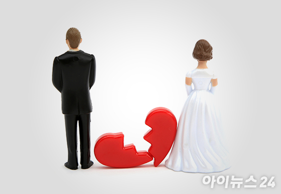 밖에서는 젠틀한 사람으로 통하지만 딸에게는 지독하게도 냉정한 남편을 둔 아내의 고민이 전해졌다. 사진은 본 기사 내용과 무관. [사진=아이뉴스24 포토DB]