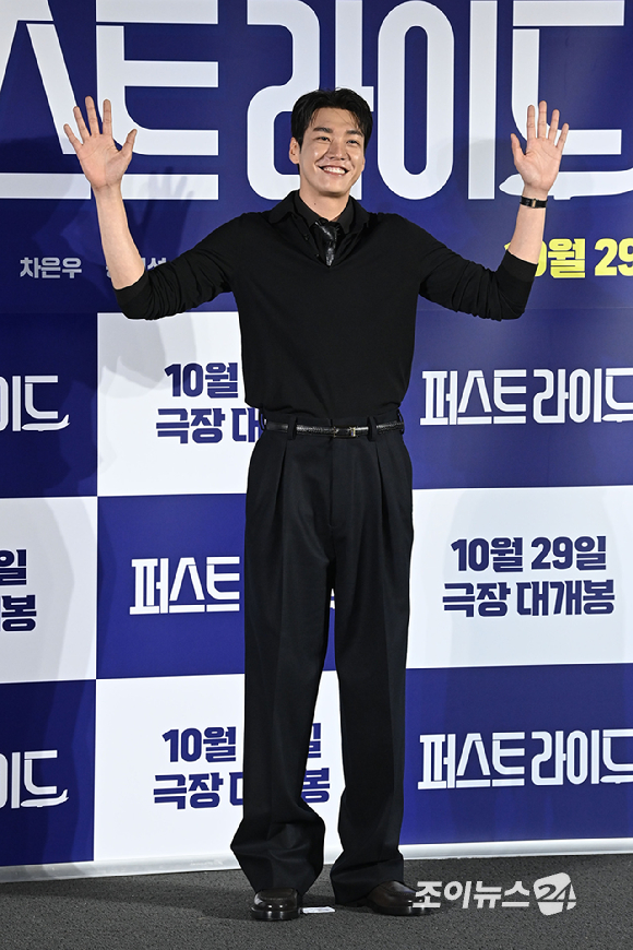 배우 김영광이 25일 서울 용산구 CGV 용산아이파크몰점에서 열린 영화 '퍼스트 라이드'(감독 남대중) 제작보고회에 참석해 포즈를 취하고 있다. [사진=문수지 기자]