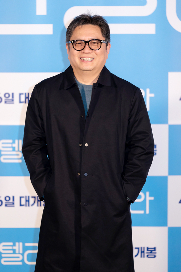 권수경 감독이 29일 서울 용산구 CGV용산아이파크몰점에서 진행된 영화 '스텔라' 언론시사회에 참석해 포즈를 취하고 있다. [사진=CJ ENM]