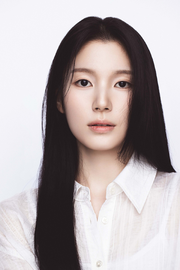 한동희 프로필 [사진=스프링컴퍼니]