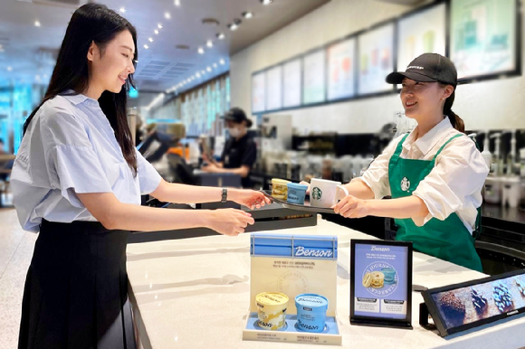 한화갤러리아의 프리미엄 아이스크림 브랜드 '벤슨'이 22일부터 전국 스타벅스 매장에서 판매된다. [사진=한화갤러리아]