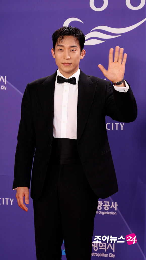 배우 이상이가 31일 오후 인천시 영종구 운서동 파라다이스시티에서 열린 제5회 청룡시리즈어워즈 레드카펫 행사에 참석하고 있다. [사진=문수지 기자]
