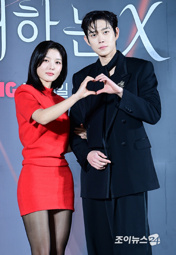 배우 김유정과 김영대가 30일 오후 서울 용산구 CGV용산아이파크몰에서 열린 티빙 오리지널 '친애하는 X' 제작발표회에 참석하고 있다. [사진=정소희 기자]