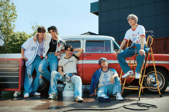 SF9 미니14집 '판타지' 콘셉트 포토. [사진=FNC엔터테인먼트]