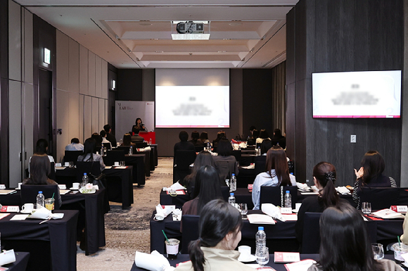 25일 대전에서 열린 'M.LAB 메디컬 컨설팅' 세미나에서 참석자들이 강연을 듣고 있다. [사진=메디톡스 제공]