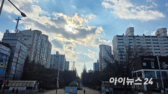 일산역에서 바라본 후곡마을 3단지와 10단지. 2025.12.09 [사진=이수현 기자]