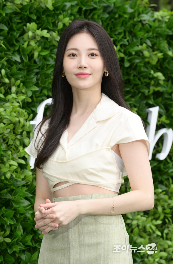 걸스데이 유라가 25일 오후 서울 이태원 로그먼트 빌라트에서 열린 라이프 스타일 뷰티 브랜드 프레쉬(fresh) 신제품 팝업스토어 행사에 참석하고 있다. [사진=정소희 기자]