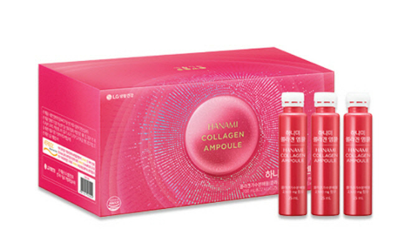 지난 7월 미국 LA 컨벤션센터에서 막을 연 '케이콘(KCON) LA 2024'의 한국 화장품 홍보 공간 'K 뷰티 스트리트'가 관람객들로 붐비고 있다. [사진=연합뉴스]