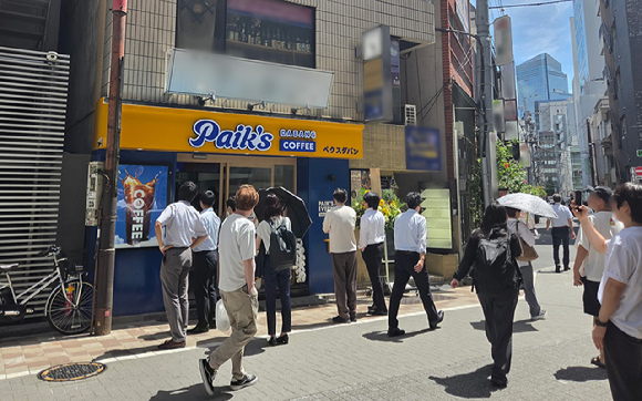 빽다방 일본 1호점 도쿄 신바시점 전경. [사진=더본코리아 ]