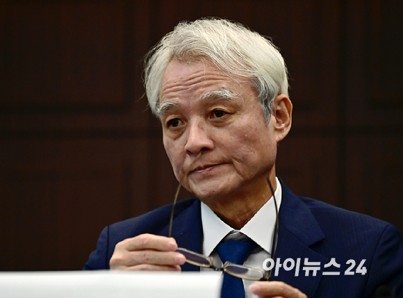 강성두 영풍 사장이 27일 오전 서울 중구 프레스센터에서 열린 영풍 '고려아연 주식 공개매수' 설명 기자간담회에 참석하고 있다. [사진=곽영래 기자]