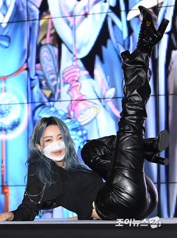 가수 수빈(치키타)이 14일 오전 서울 동대문 JW메리어트 호텔에서 열린 TV CHOSUN 새 예능프로그램 '부캐전성시대' 제작발표회에서 포토타임을 갖고 있다. [사진=정소희 기자]