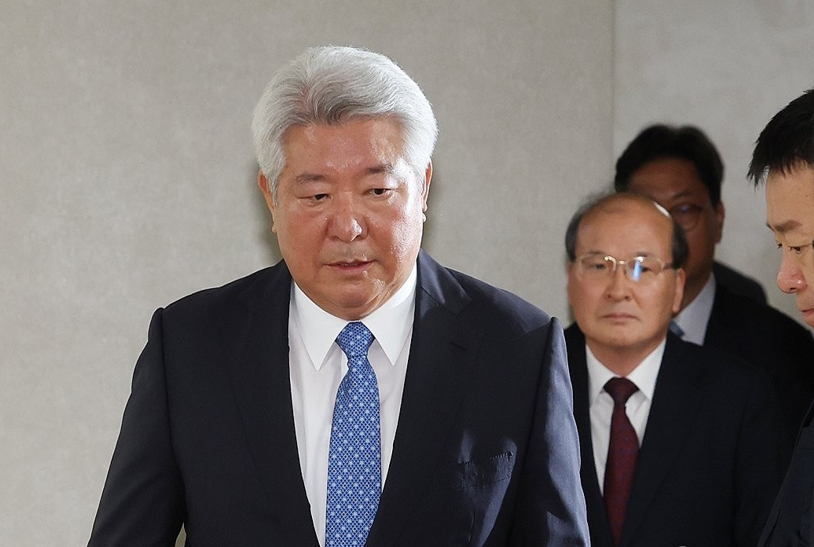 국회에서 본인의 탄핵안을 처리하기 전 자진 사퇴한 김홍일 방송통신위원장이 지난 7월 2일 오전 정부과천청사 방통위 대회의실에서 열린 퇴임식에 참석하고 있다. 2024.7.2 [공동취재] [사진=연합뉴스]