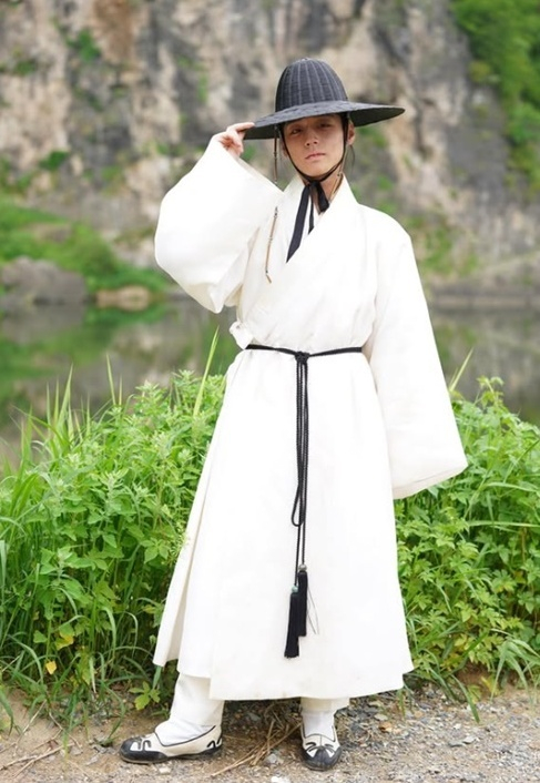 박지훈, '왕사남' 600만 돌파 기념 비하인드컷 공개...단종 그 자체