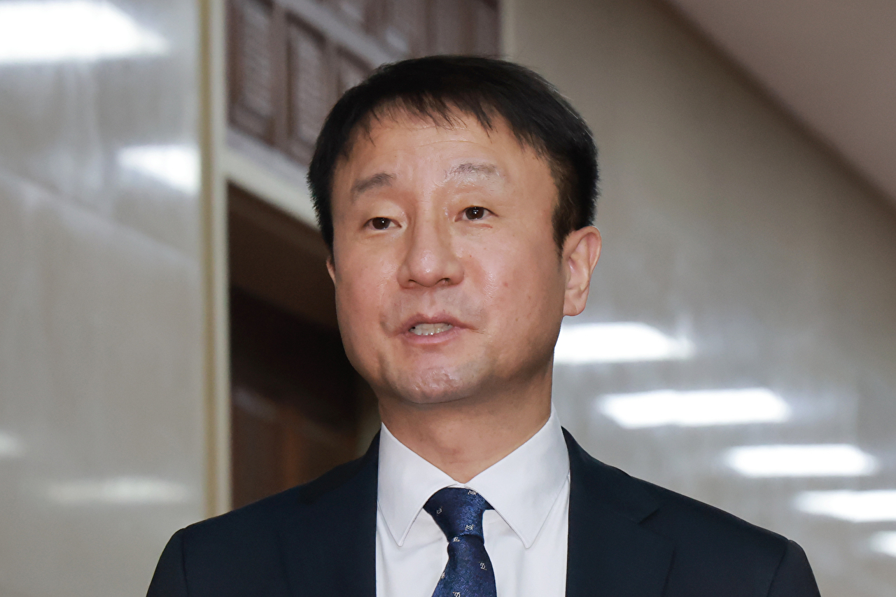 더불어민주당 한병도 원내대표가 12일 국회의장실에서 본회의 일정과 관련해 우원식 국회의장을 만난 뒤 취재진 질문에 답하고 있다. 2026.2.12 [사진=연합뉴스]