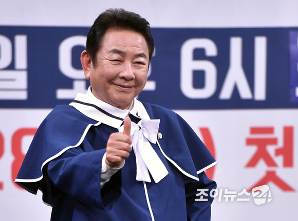 방송인 허참이 24일 오후 서울 상암동 MBC에서 열린 새 예능 '세모방:세상의 모든 방송' 제작발표회에 참석해 포즈를 취하고 있다. [사진=조이뉴스24 포토DB]