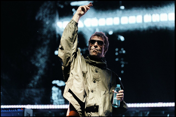 &quot;5만5천 관객 떼창 시작&quot;…오아시스, 16년만 내한공연 서막