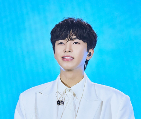 가수 임영웅이 아이돌차트 평점랭킹에서 또다시 정상에 오르며 259주 연속 1위라는 전무후무한 기록을 달성했다. 사진은 임영웅. [사진=유튜브 @임영웅]