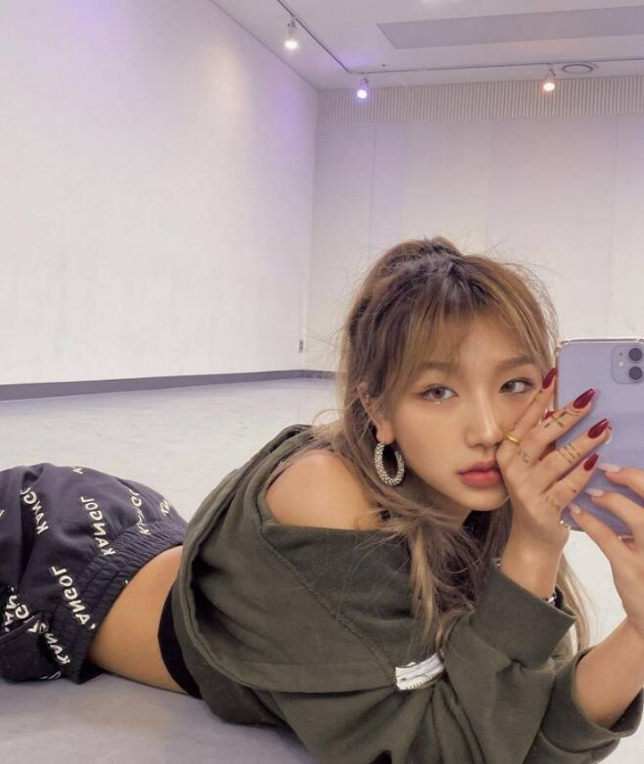 '스우파' 댄서 엠마가 소속사와의 전속계약 해지 소송 1심에서 승소했다. [사진=엠마 인스타그램]