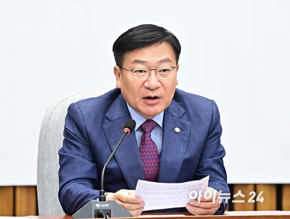 정점식 국민의힘 정책위의장이 18일 오전 서울 여의도 국회에서 열린 원내대책회의에서 발언하고 있다. [사진=곽영래 기자]