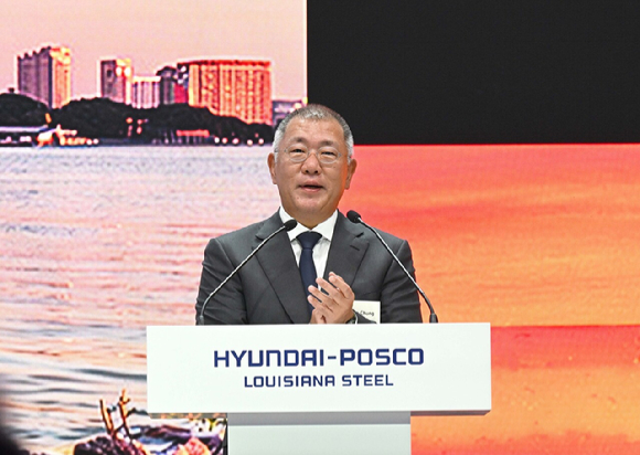 정의선 현대차그룹 회장이 HPLS 전기로 제철소 기공식 환영사를 하고 있다. [사진=현대제철]
