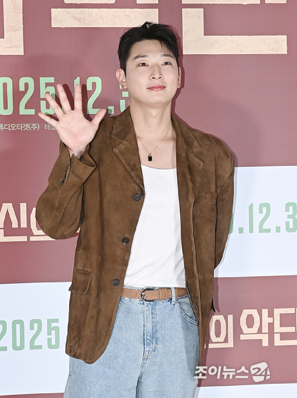 배우 정진운이 8일 서울 용산구 CGV 용산아이파크몰에서 열린 영화 '신의 악단' 제작보고회에서 포즈를 취하고 있다. [사진=곽영래 기자]