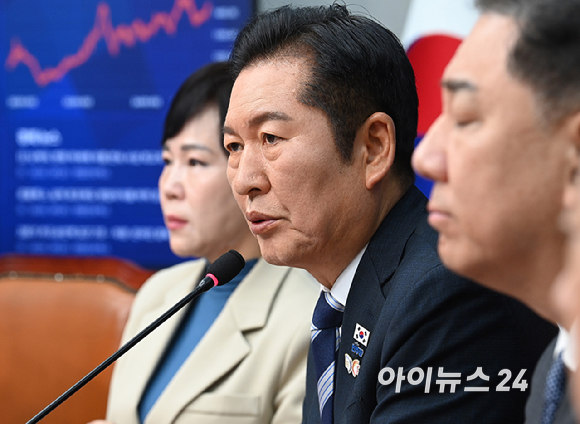 정청래 더불어민주당 대표가 31일 서울 여의도 국회에서 열린 최고위원회의에서 발언하고 있다. [사진=곽영래 기자]