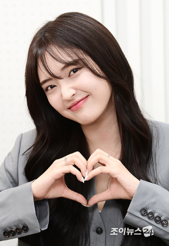 배우 최규리가 조이뉴스24와의 인터뷰에 앞서 포즈를 취하고 있다. 최규리는 인기리에 종영한 tvN 월화드라마 '내 남편과 결혼해줘'에서 유지혁(나인우)의 이복 여동생 유희연 역을 맡아 다채로운 매력을 선보였다. [사진=정소희 기자]