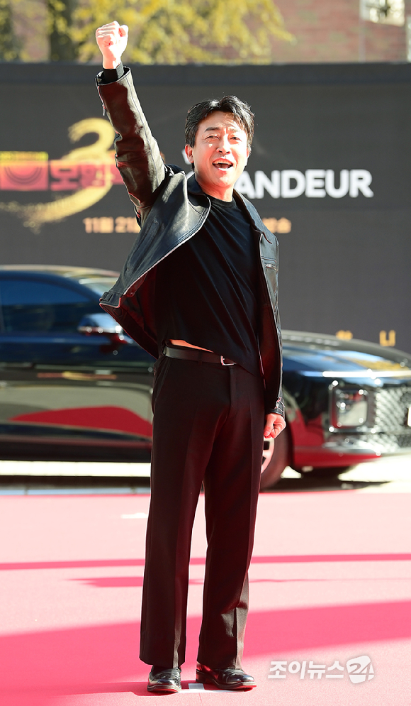 배우 장혁진이 18일 오후 서울 양천구 목동 SBS 정문에서 열린 SBS 새 금토드라마 '모범택시3' 레드카펫 포토행사에 참석하고 있다. [사진=정소희 기자]