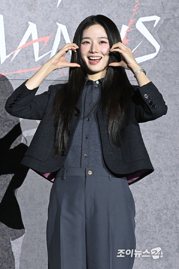 배우 박규영이 25일 오후 서울 광진구 자양동 롯데시네마 건대입구점에서 열린 넷플릭스 영화 '사마귀'(감독 이태성) 제작보고회에 참석해 포즈를 취하고 있다. [사진=문수지 기자]