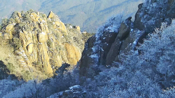 26일 충북 보은군 속리산 등산로 부근에서 산사태 징후가 포착됐다는 신고가 들어왔다. 사진은 눈 내린 속리산 전경. [사진=뉴시스]