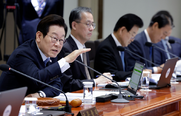 이재명 대통령이 21일 용산 대통령실에서 열린 국무회의에서 발언하고 있다. 2025.10.21 [대통령실통신사진기자단] [사진=연합뉴스]