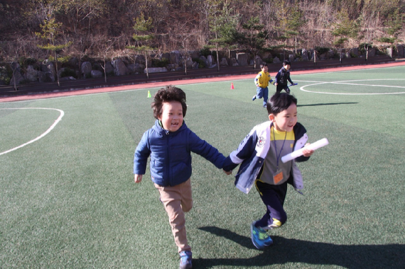 초등학교 운동회에서 몸에 달라붙는 '레깅스'를 입은 선생님을 보고 민망함을 느꼈다는 한 학부모의 사연이 전해지면서 누리꾼들 사이에서 갑론을박이 벌어졌다. 본 기사와 무관한 이미지. [사진=펙셀스]