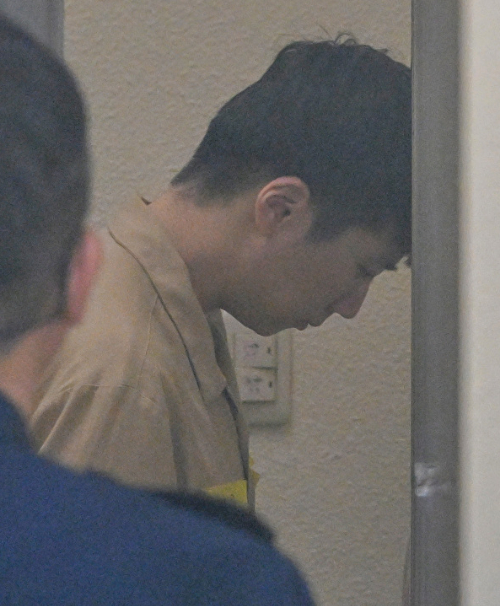 '여고생 살해범' 장윤기에 대한 선고 공판이 열리는 30일 오후 광주지방법원에서 성폭력범죄의 처벌 등에 관한 특례법상 강간살인 등 혐의로 구속 기소된 장윤기가 법정으로 출정하고 있다. 2026.9.30 [공동취재] [사진=연합뉴스]