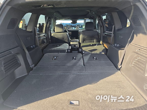 헥터 비자레알 GM 한국사업장 사장이 27일 경기도 김포시 한국타임즈항공에서 열린 'GMC 브랜드 데이'에서 발표하고 있다. [사진=김종성 기자]