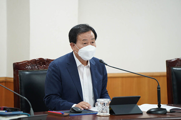 박홍률 목포시장이 '12월 시정현안회의'를 주재하고 있다. [사진=목포시]