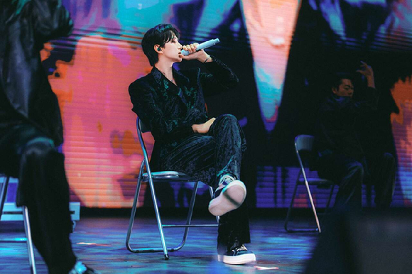 가수 겸 배우 이준호가 브라질 상파울루 비브라 상파울루에서 진행된 팬미팅에서 팬들을 만나고 있다. [사진=JYP엔터테인먼트]