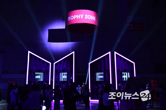방탄소년단(BTS)과 아미(ARMY, 팬덤명)의 특별한 축제 'BTS FESTA'가 13일 경기도 고양시 킨텍스에서 진행되고 있다. [사진=문수지 기자]