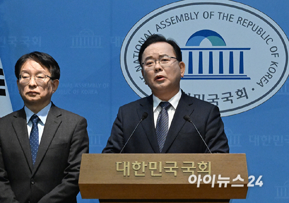 김부겸 전 국무총리가 30일 서울 여의도 국회 소통관에서 대구시장 출마를 선언하고 있다. [사진=곽영래 기자]