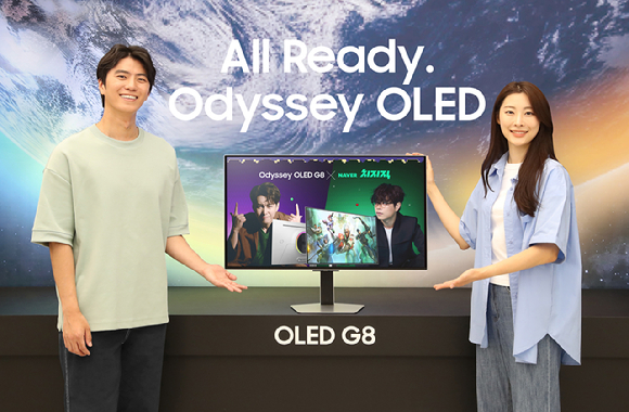 삼성전자 모델이 오디세이 OLED G8을 소개하고 있다. [사진=삼성전자]