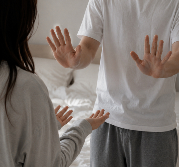 완벽주의적 성향을 지닌 남편의 잔소리로 인해 고민에 빠진 아내 사연이 전해졌다. 사진은 AI 생성 이미지로, 본 기사 내용과 무관. [사진=챗GPT]