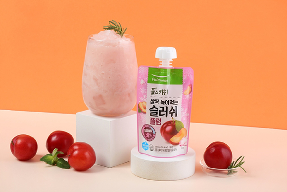  ‘살짝 녹여먹는 슬러쉬 플럼’ [사진=풀무원]
