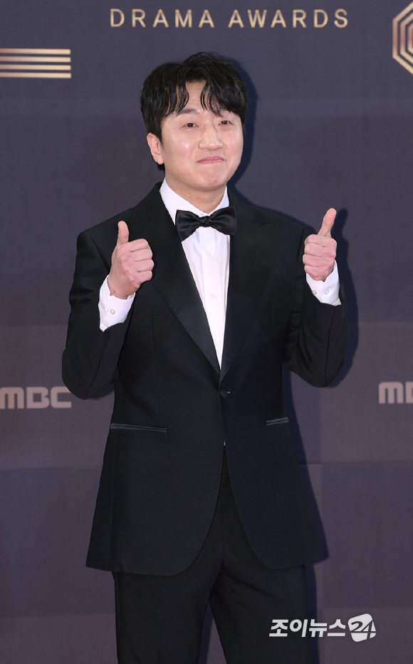이창훈, 김혜수·신하균과 한솥밥⋯차기작은 '연애박사'