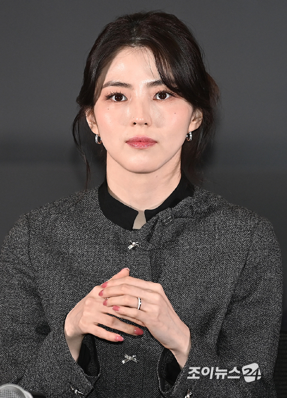 배우 한소희가 8일 오후 서울 송파구 신천동&nbsp;롯데시네마 월드타워점에서 열린 영화 '프로젝트 Y' 언론시사회에 참석하고 있다. [사진=곽영래 기자]