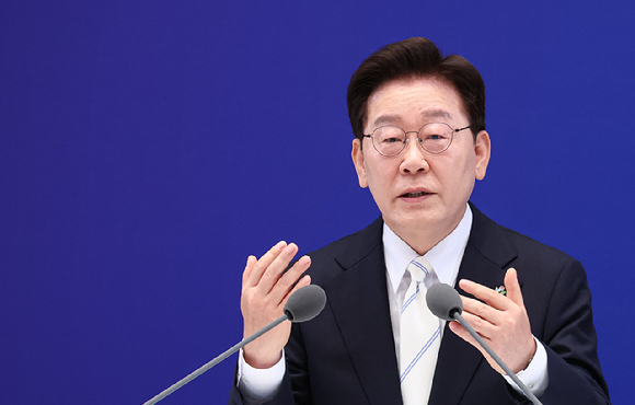 이재명 대통령이 8일 청와대 영빈관에서 열린 취임 1주년 기자회견에서 발언하고 있다. 2026.6.8 [사진=연합뉴스]