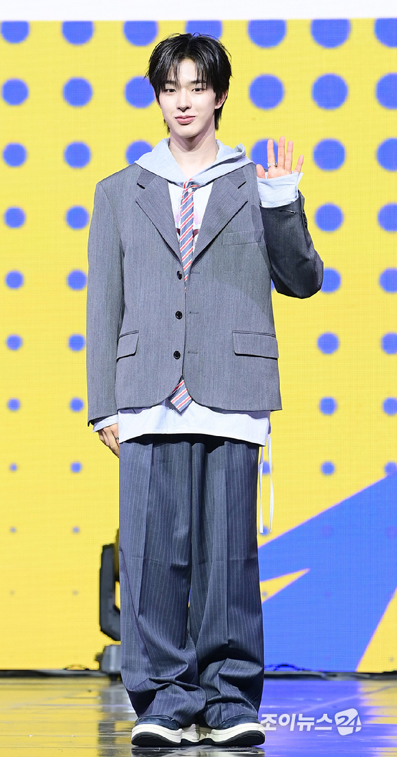 그룹 넥스지 토모야가 27일 오후 서울 용산구 한남동 블루스퀘어에서 열린 넥스지(NEXZ) 두 번째 싱글 앨범 'Mmchk(음츠크)' 발매 기념 쇼케이스에 참석하고 있다. [사진=정소희 기자]