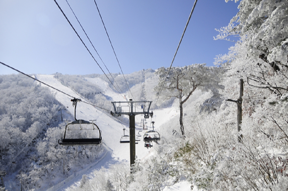 부영그룹 무주덕유산리조트 설천 상단 슬로프 전경. [사진=부영그룹]