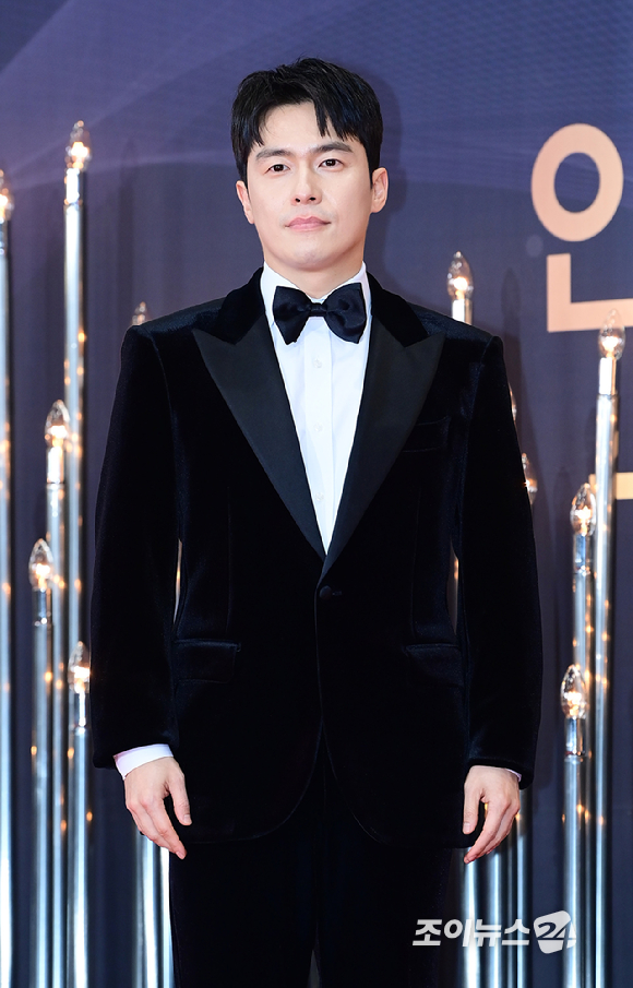 배우 이재원이 31일 오후 서울 영등포구 여의도 KBS 신관홀에서 진행된 '2023 KBS 연기대상' 시상식에 참석하고 있다. [사진=정소희 기자]