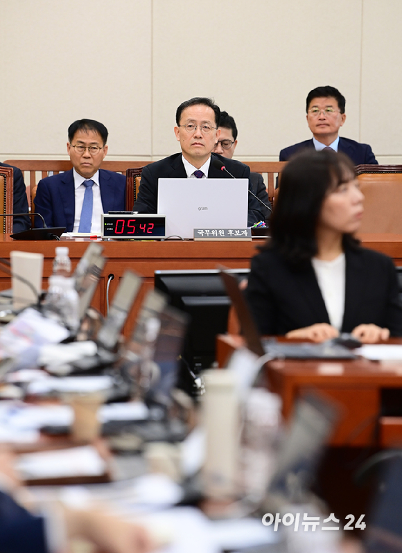 이형일 부총리 겸 재정경제부 장관 후보자가 15일 서울 여의도 국회에서 열린 인사청문회에 참석하고 있다. [사진=정소희 기자]