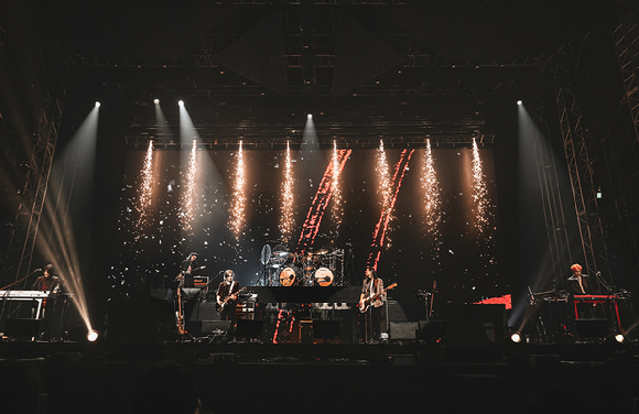 밴드 엑스디너리 히어로즈가 서울 송파구 잠실실내체육관에서 'Xdinary Heroes 'Beautiful Mind' World Tour FINALE in SEOUL'('뷰티풀 마인드' 월드투어 피날레 인 서울)을 통해 팬들을 만나고 있다. [사진=JYP엔터테인먼트]